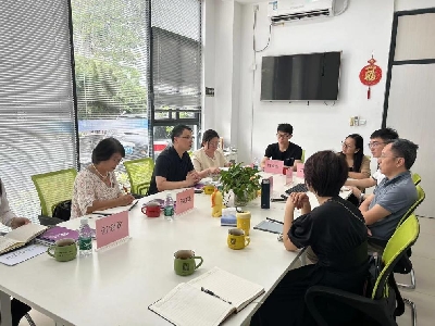 協(xié)會(huì)隨南海經(jīng)促局領(lǐng)導(dǎo)楊毅恒一行走訪力合科技園與力合星空728創(chuàng)域